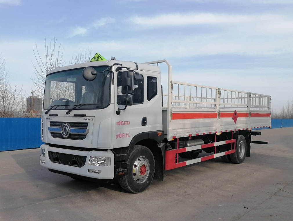 东风6.3米/6.8/7.6米货厢气瓶运输车
