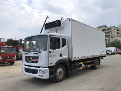 东风多利卡D9冷藏车