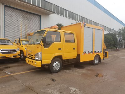 五十铃双排带吊1000方排水车