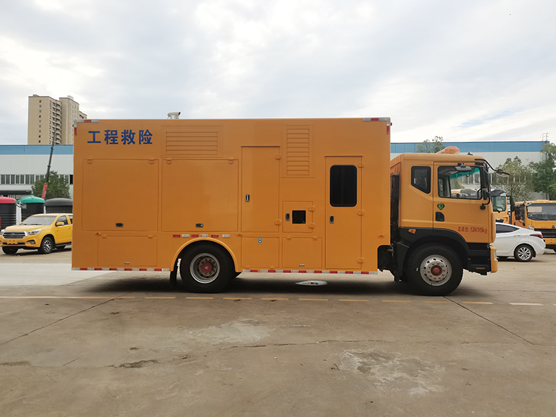 极速糖果1000电子牌东风多利卡3000方排水车（休息室）