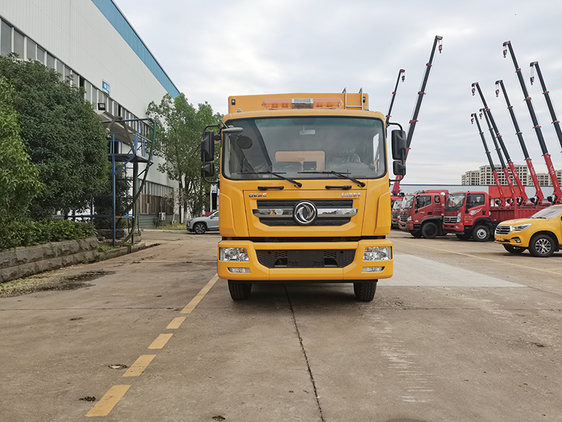 极速糖果1000电子牌东风多利卡3000方排水车（休息室）